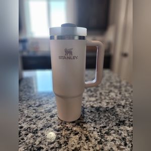 Rose Quartz Stanley Adventure Quencher 30 oz